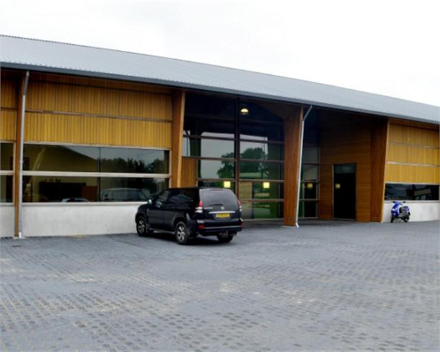 bedrijfspand-hollema-bouw--surhuisterveen-2