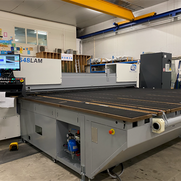 Nieuwe snijtafel | Drachtster Glashandel B.V.